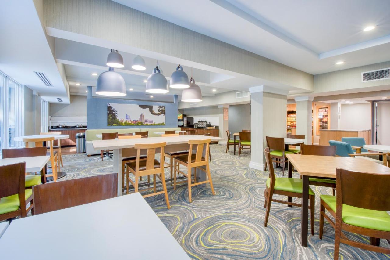 Hotel Fairfield & Crabtree Valley 3*