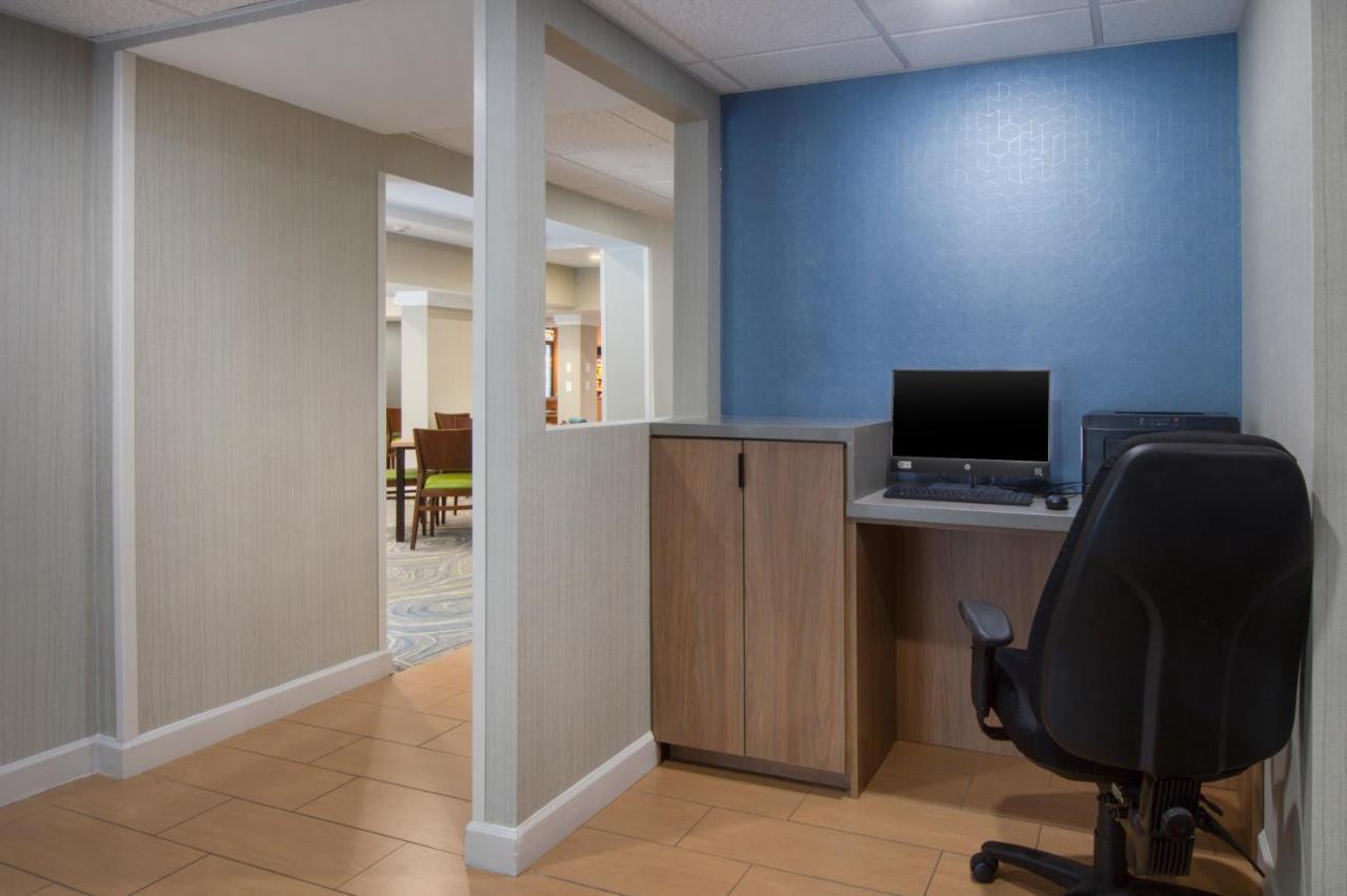 Hotel Fairfield & Crabtree Valley 3*