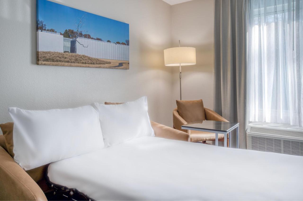 Fairfield & Crabtree Valley Hotel 3*